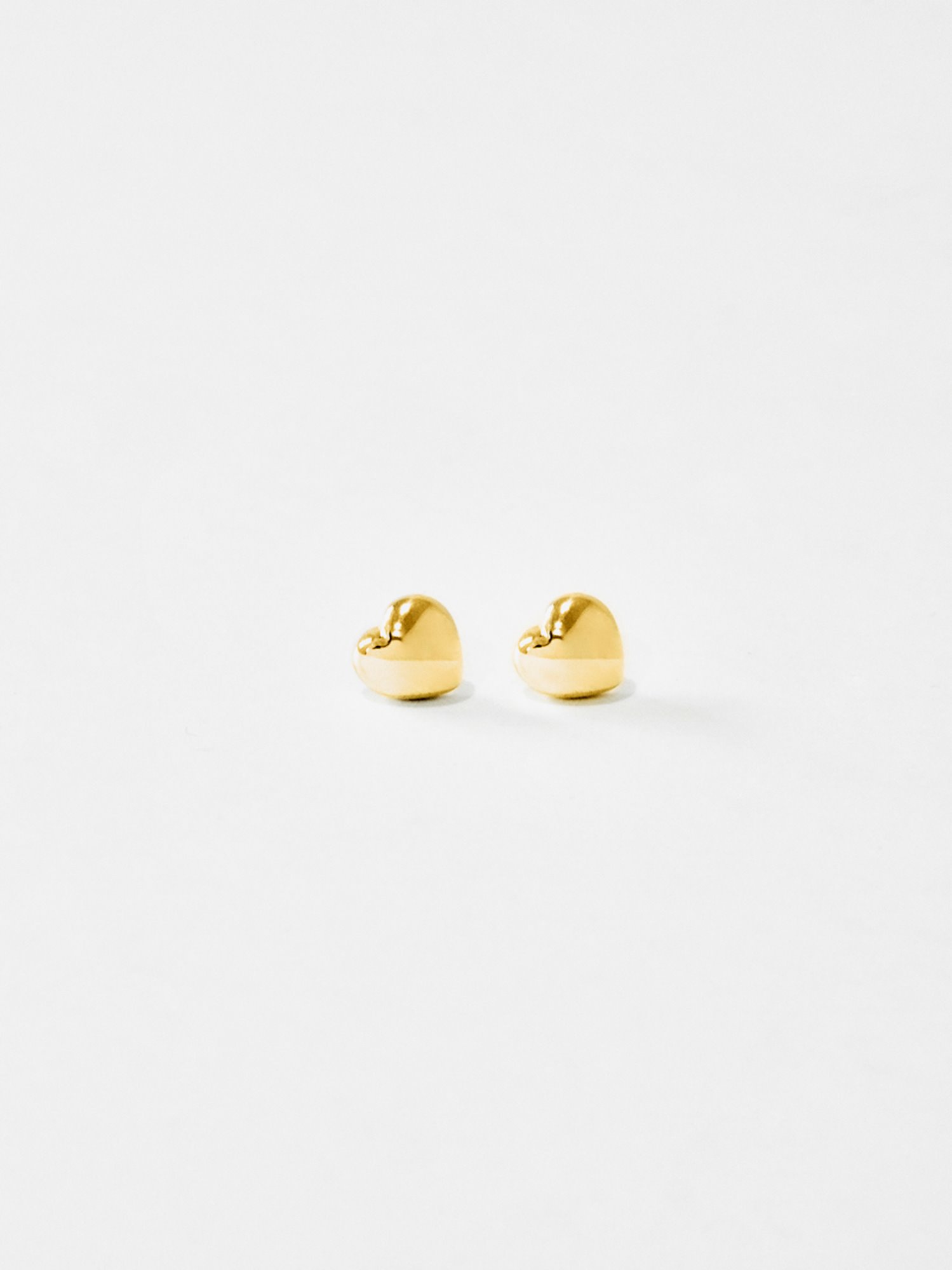 heart earring s (gold)
