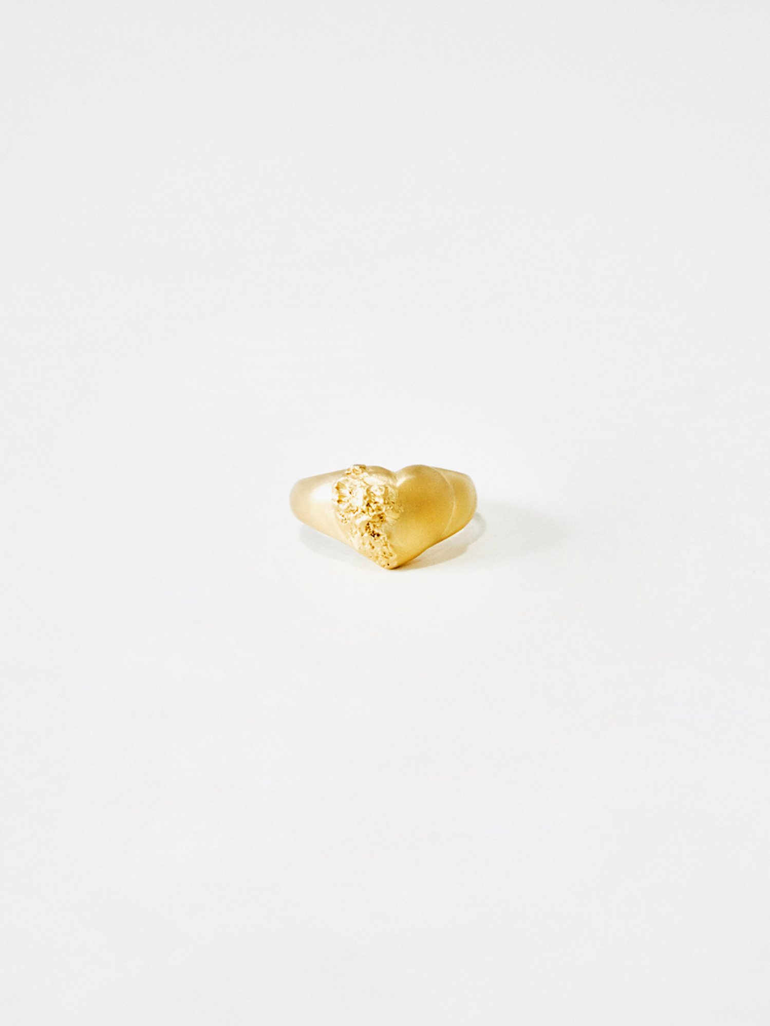 shape of love ring (gold)